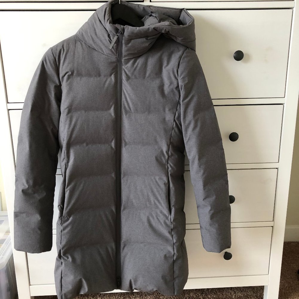 Uniqlo Gray Seamless Down Short XS Coat